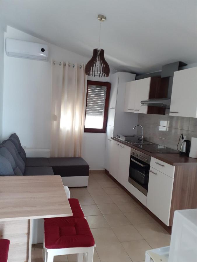 Apartman Mara Vir Exteriér fotografie