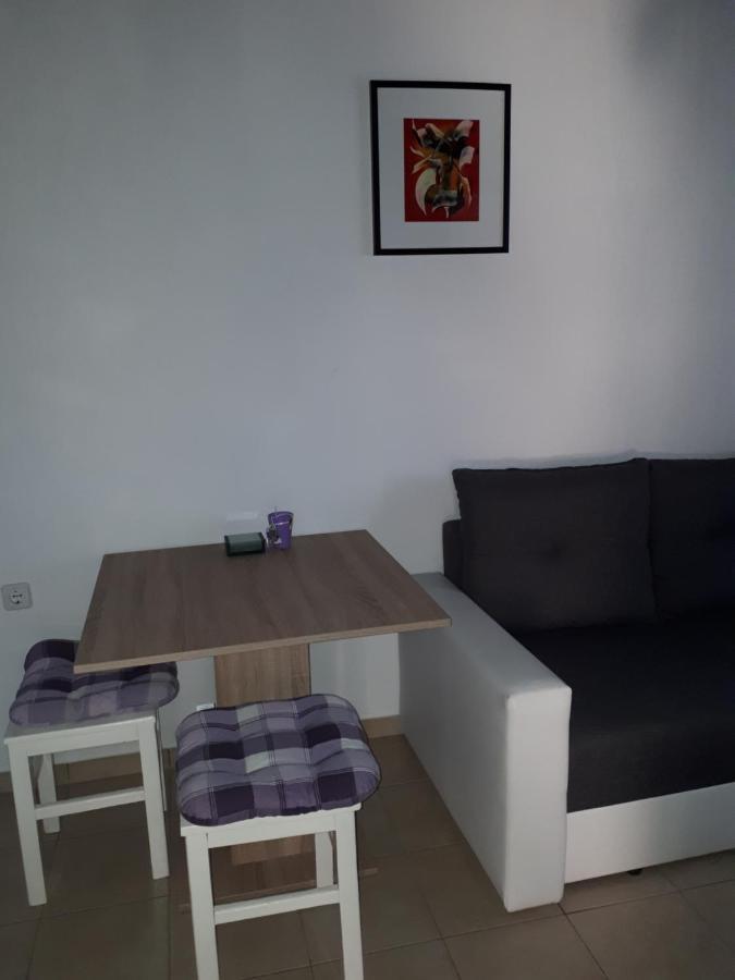 Apartman Mara Vir Exteriér fotografie